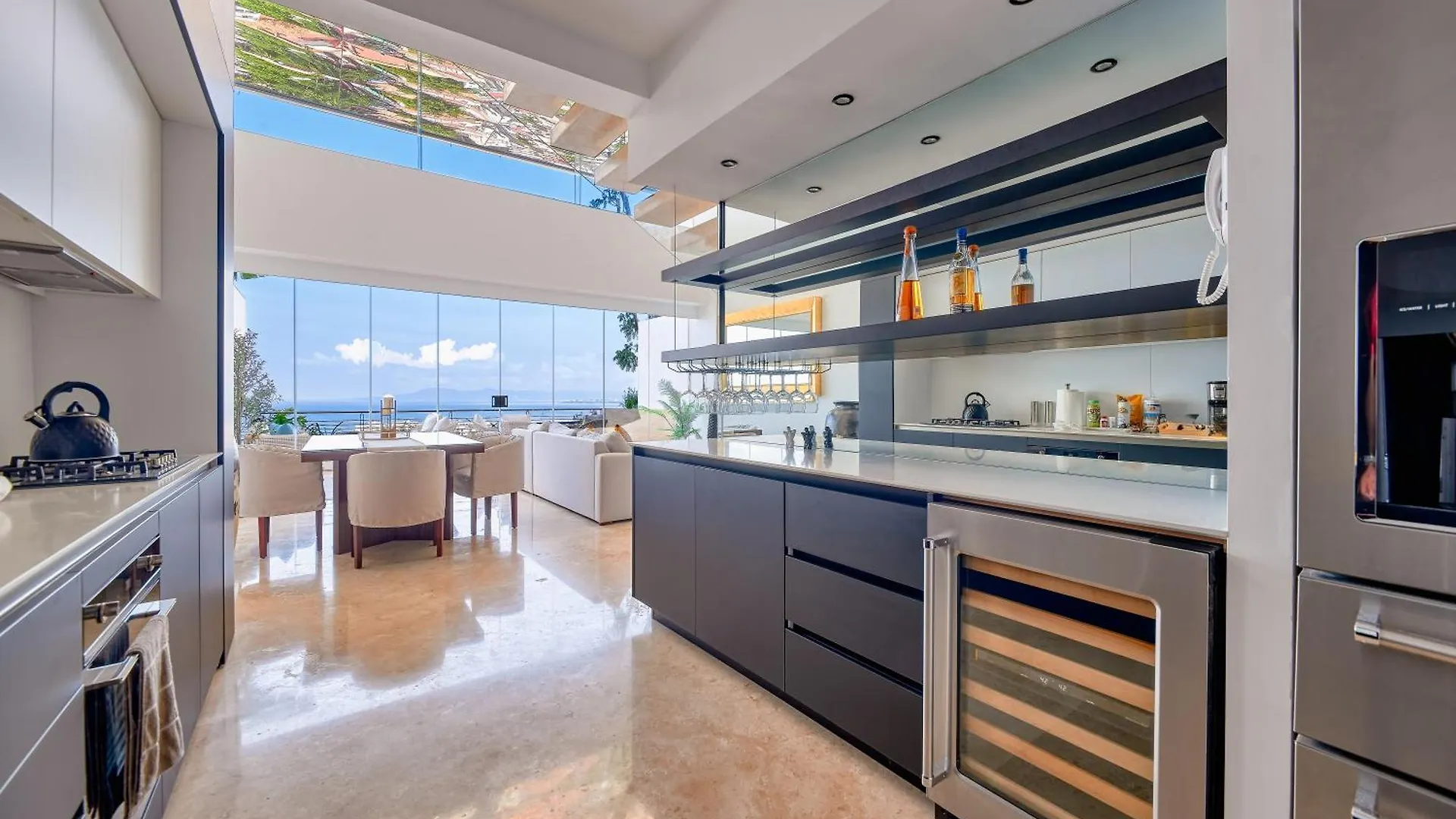 Maxwell Residences Romantic Zone Puerto Vallarta