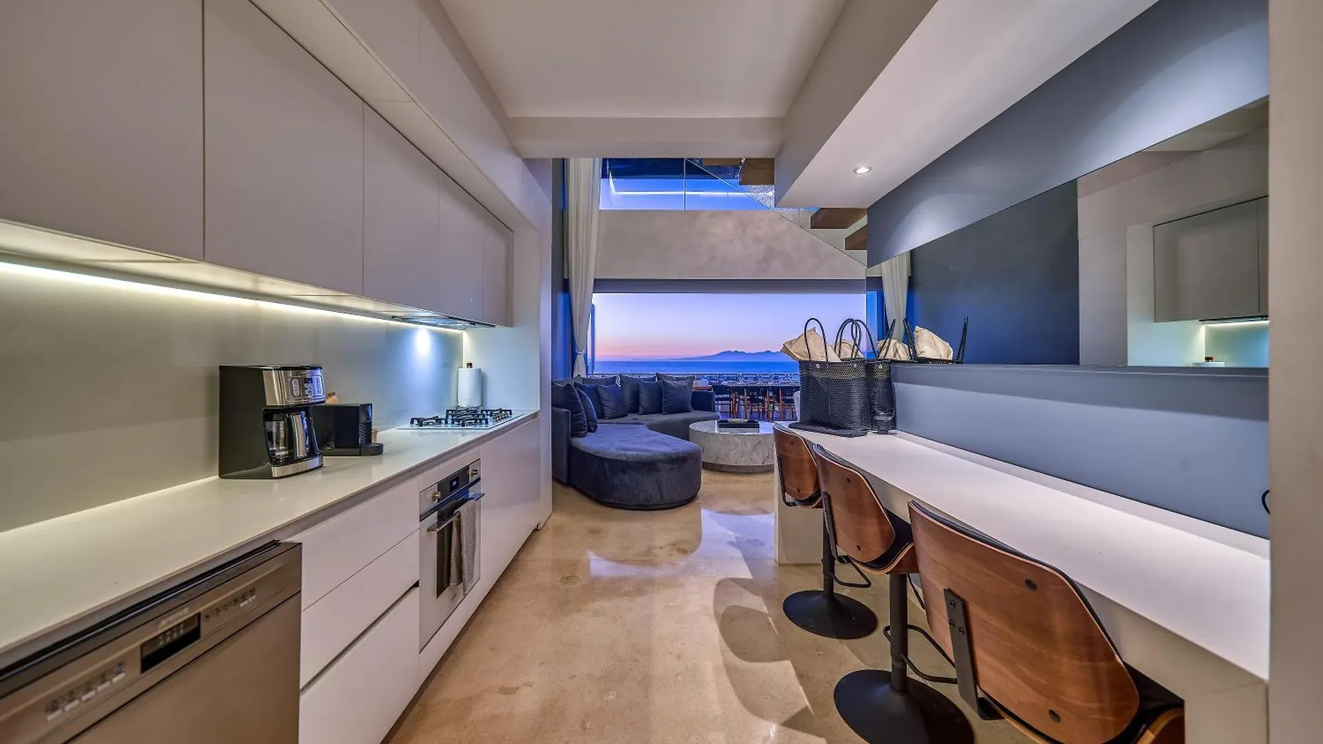 Maxwell Residences Romantic Zone Puerto Vallarta