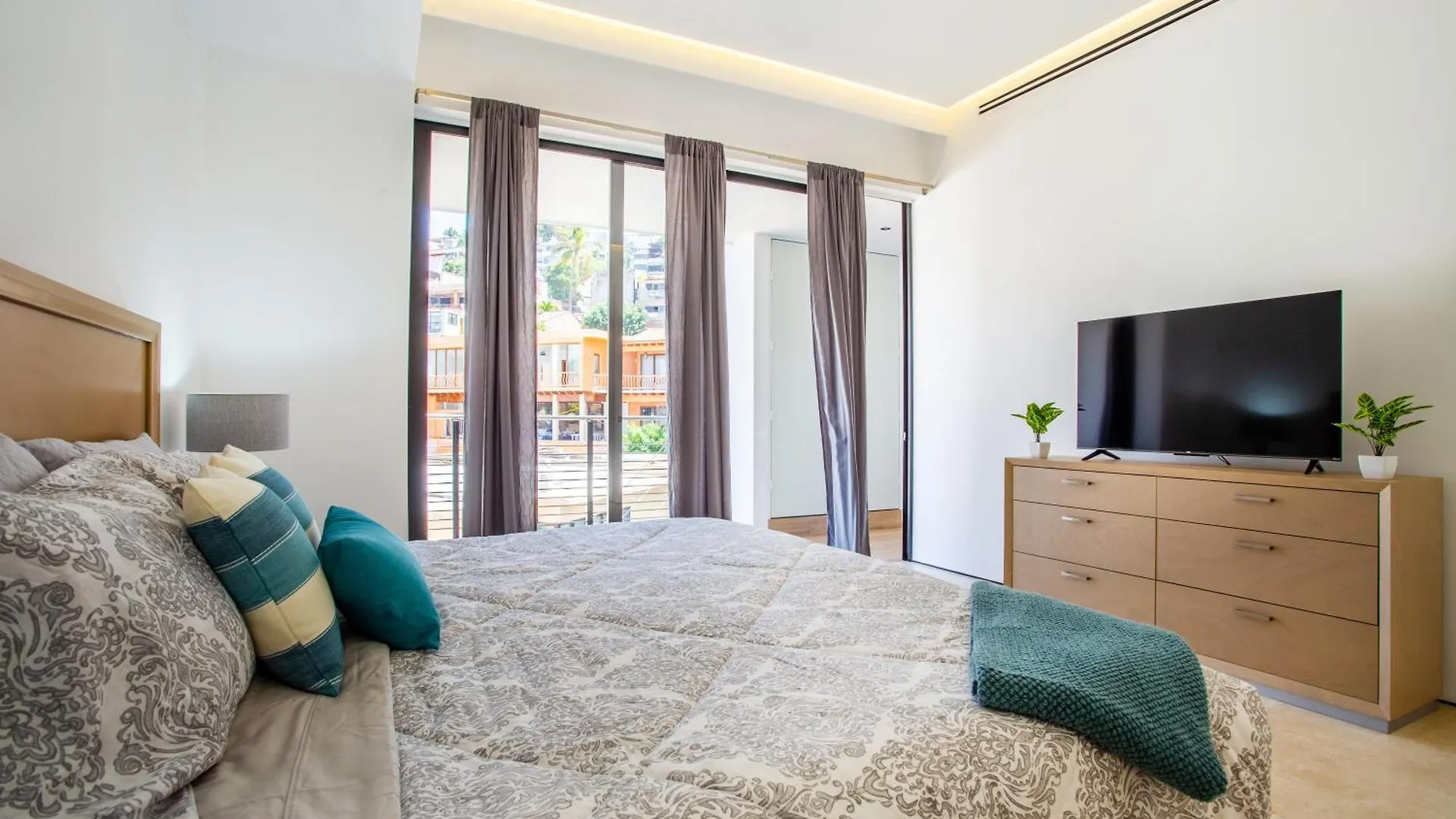 Maxwell Residences Romantic Zone Puerto Vallarta 4*,  Mexico