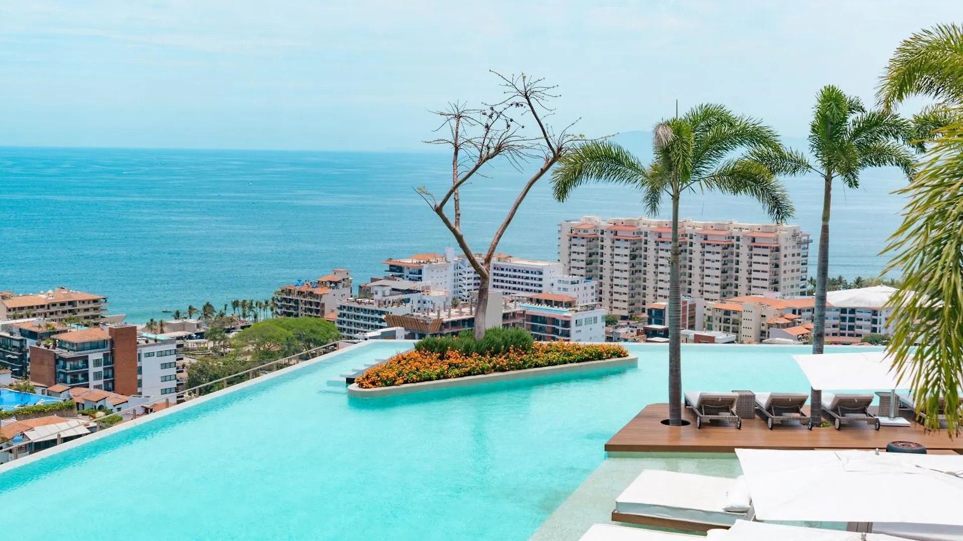 Maxwell Residences Romantic Zone Puerto Vallarta