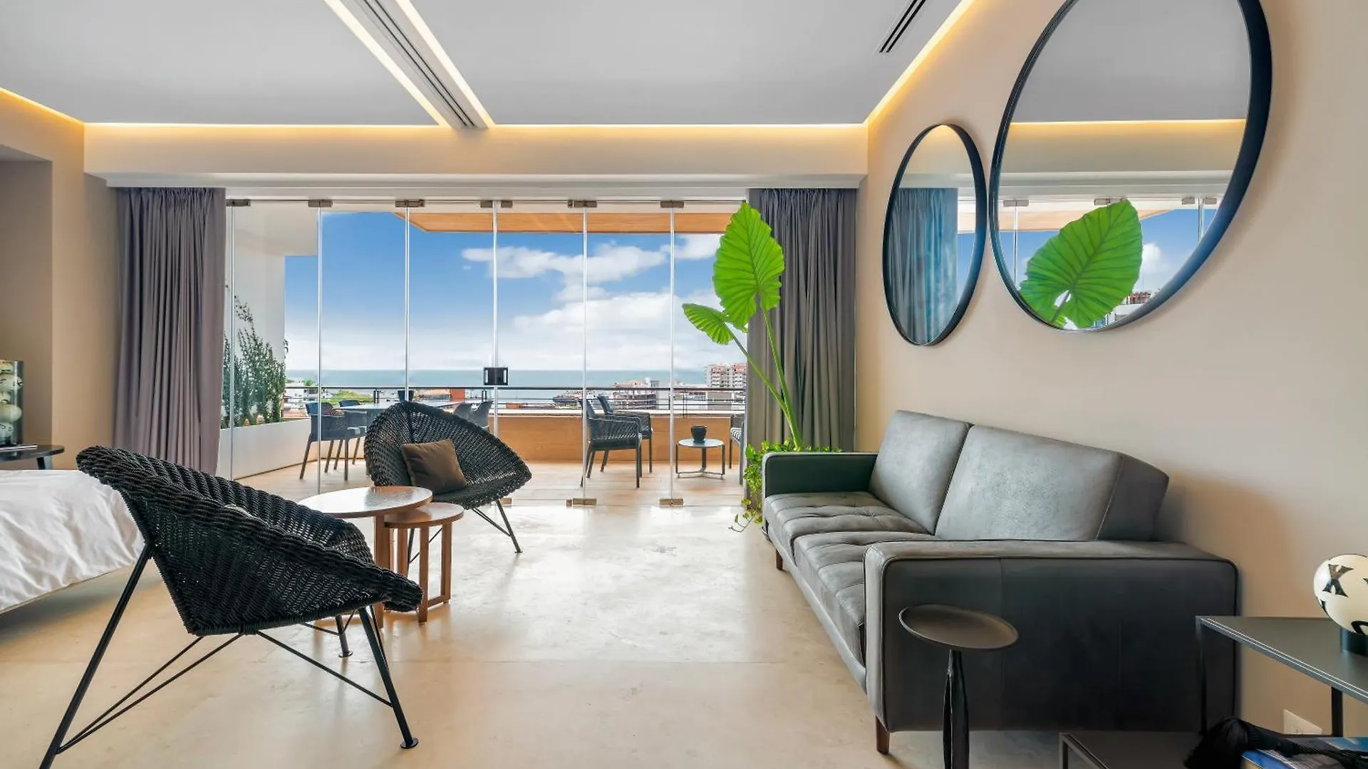 Maxwell Residences Romantic Zone Puerto Vallarta México