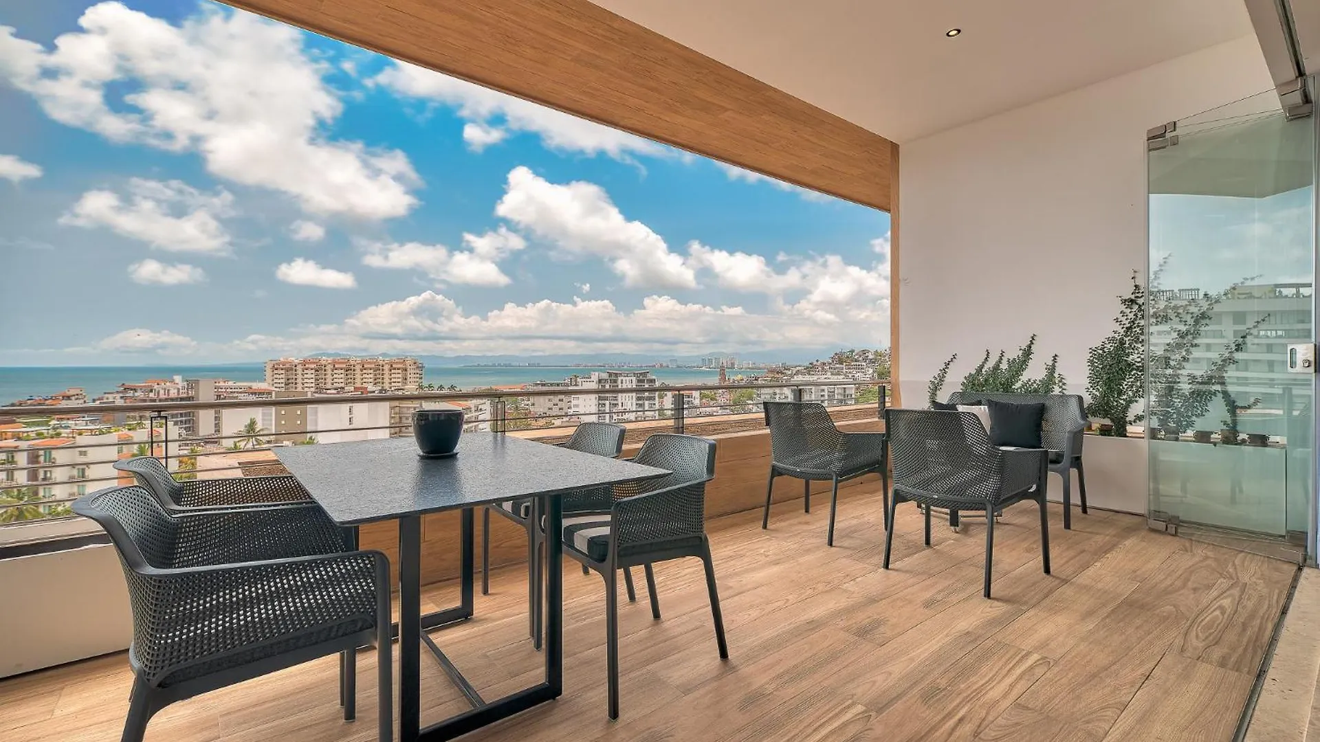 Maxwell Residences Romantic Zone Puerto Vallarta Hotel
