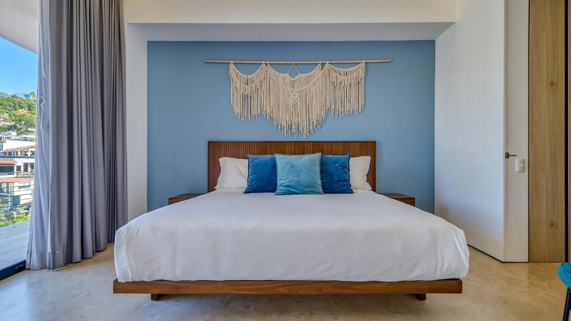 Maxwell Residences Romantic Zone Puerto Vallarta México