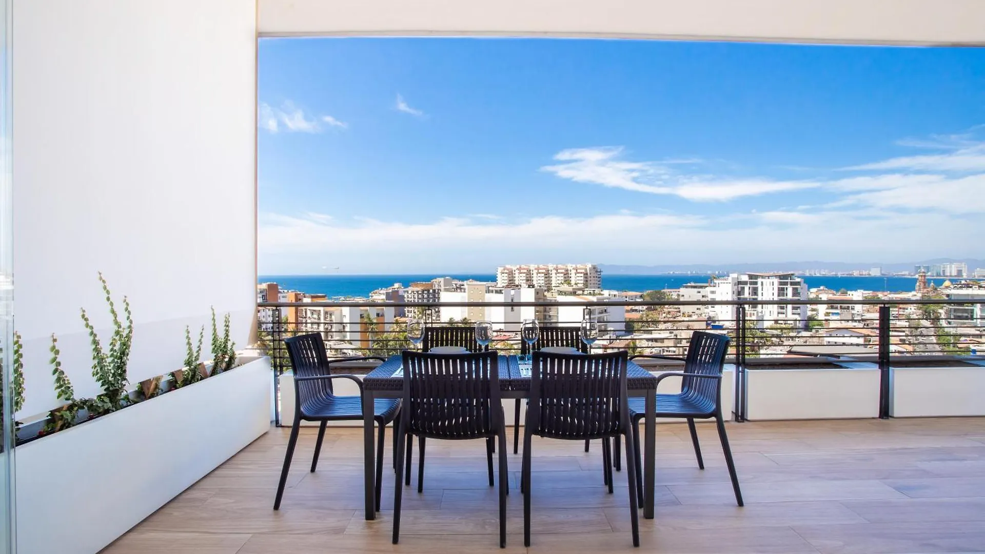 Maxwell Residences Romantic Zone Puerto Vallarta 4*,