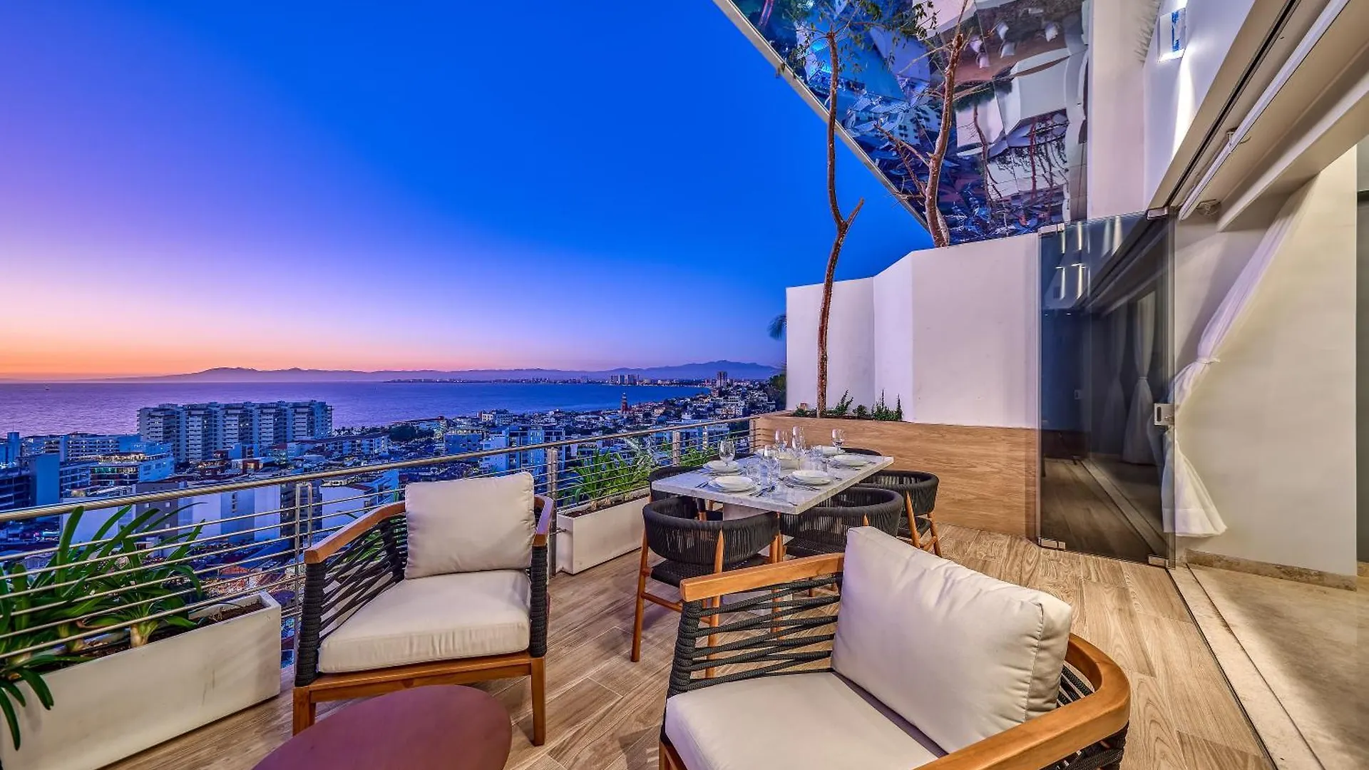 Hotel Maxwell Residences Romantic Zone Puerto Vallarta