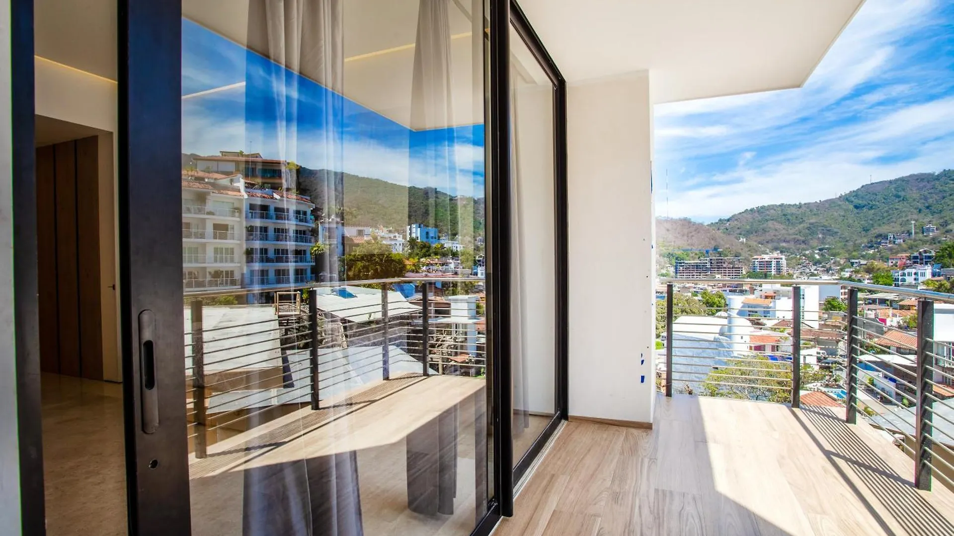 Maxwell Residences Romantic Zone Puerto Vallarta 4*,  Meksyk